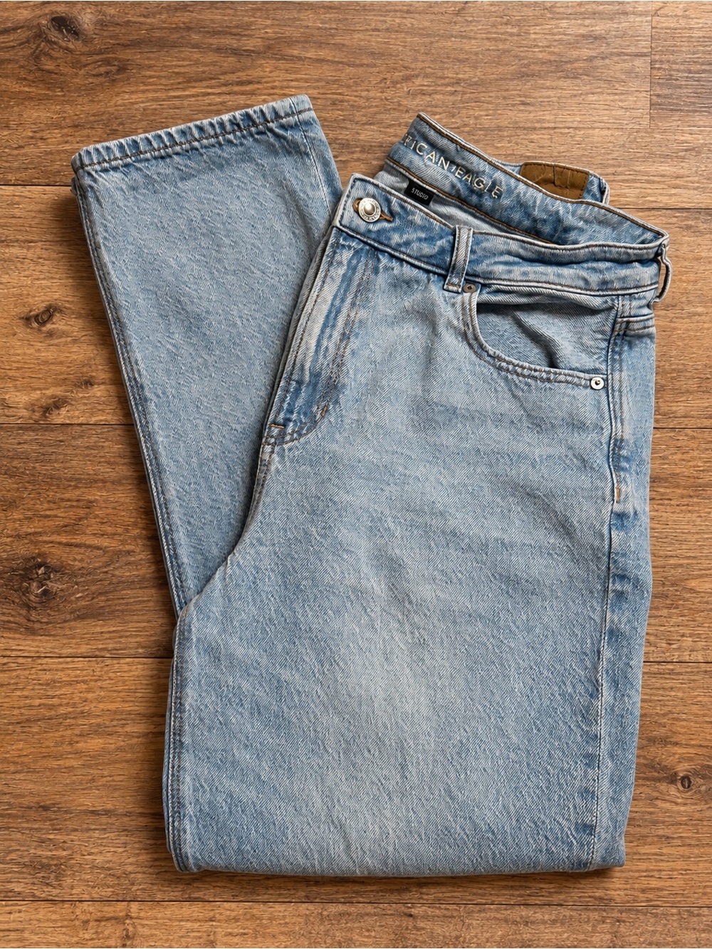 Women’s American Eagle Light Wash Blue Jeans size 14